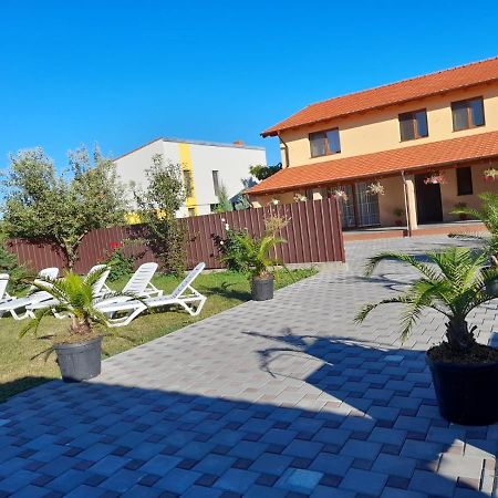 Casa Sannicolau Bed & Breakfast Sînnicolau Mare Екстериор снимка