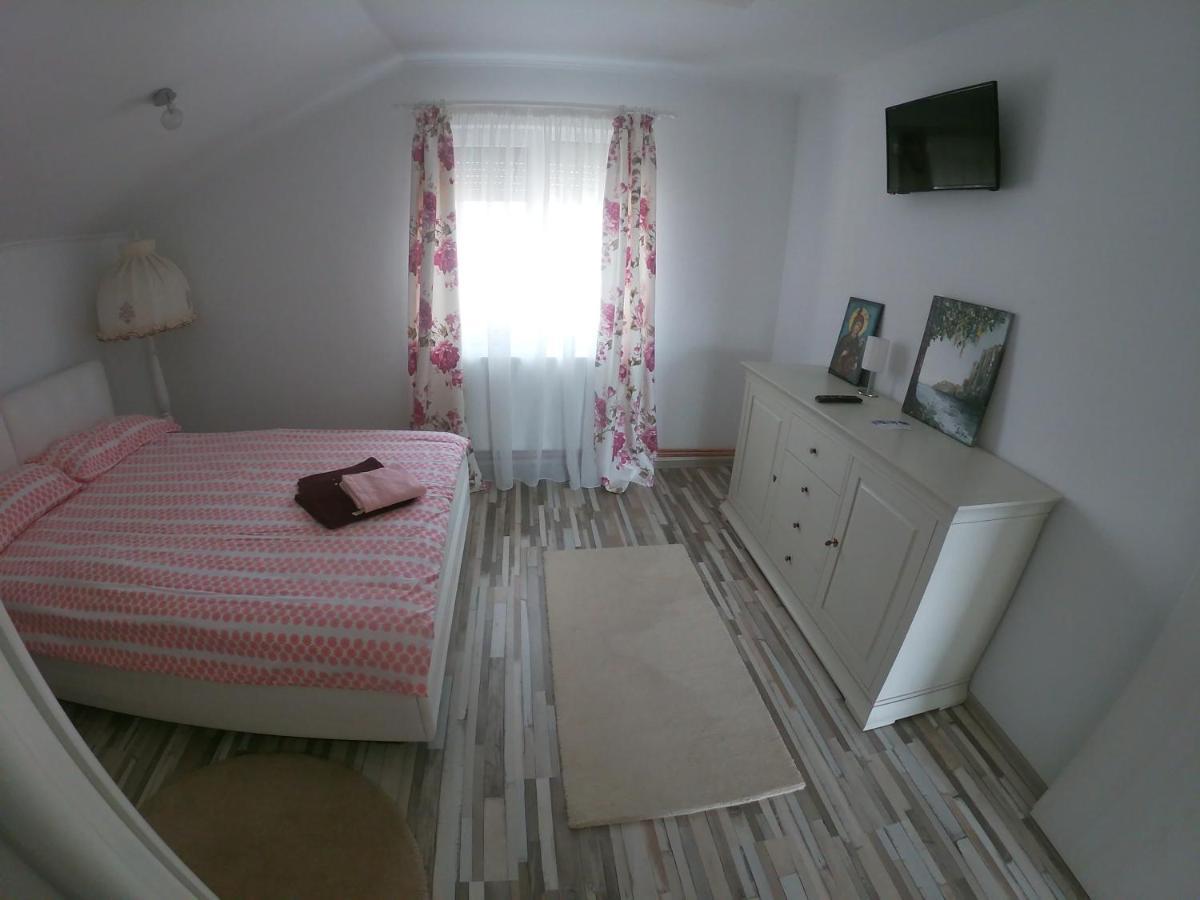 Casa Sannicolau Bed & Breakfast Sînnicolau Mare Екстериор снимка