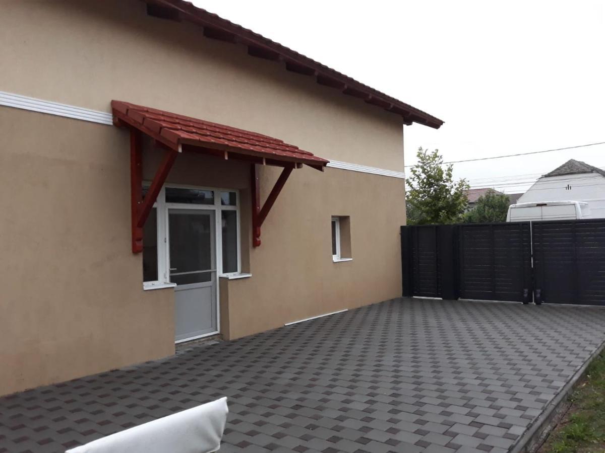 Casa Sannicolau Bed & Breakfast Sînnicolau Mare Екстериор снимка
