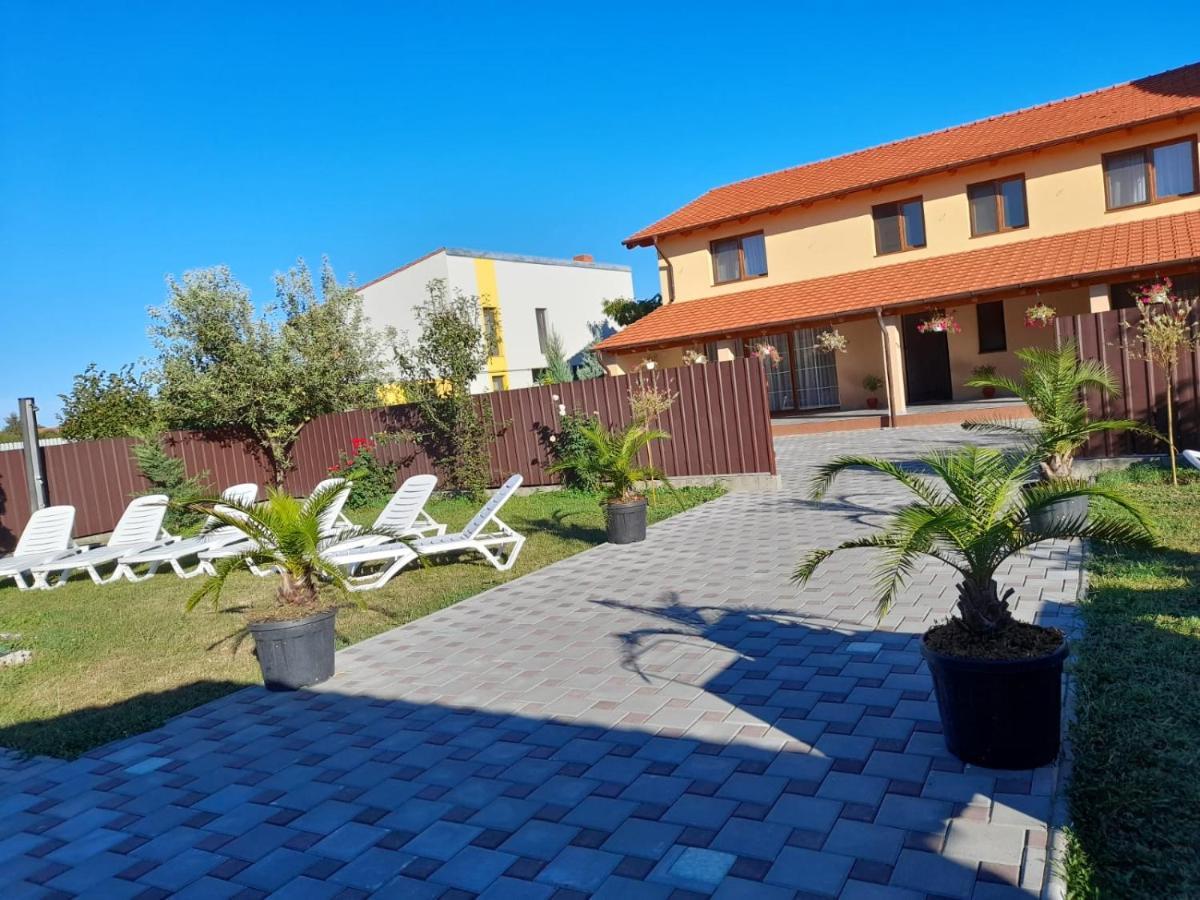 Casa Sannicolau Bed & Breakfast Sînnicolau Mare Екстериор снимка